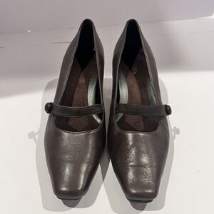 Bass & Co Brown Leather Mary Janes "Danni"  with Heels Size 6.5